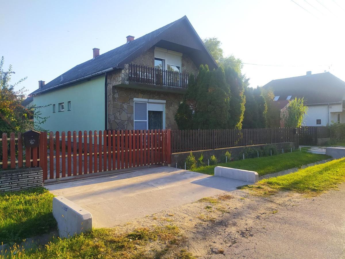Вилла Etus Vendeghaz Балатонфеньвеш Экстерьер фото