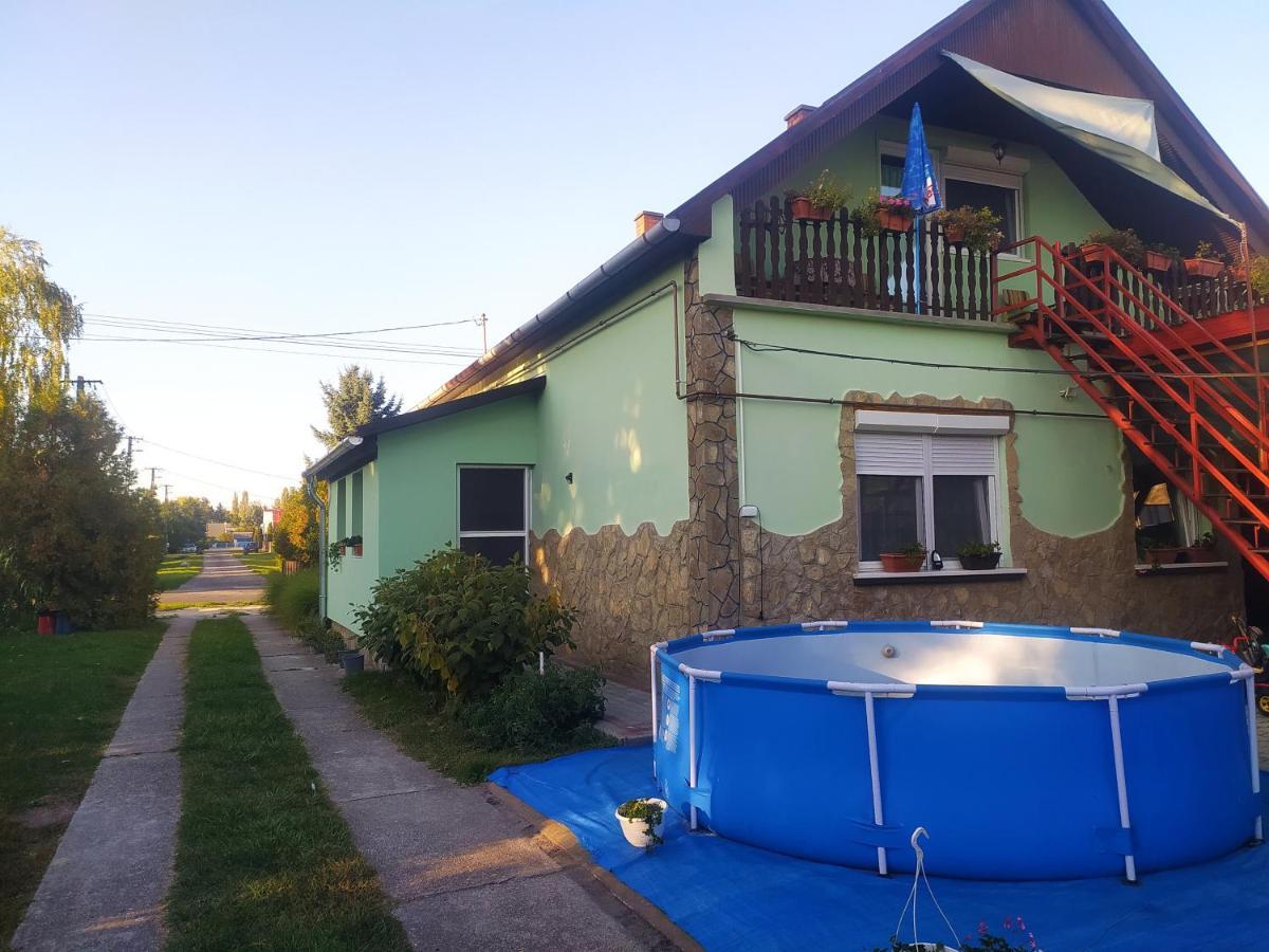 Вилла Etus Vendeghaz Балатонфеньвеш Экстерьер фото